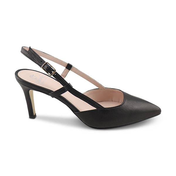 Modello Chanel nero in pelle tacco 70