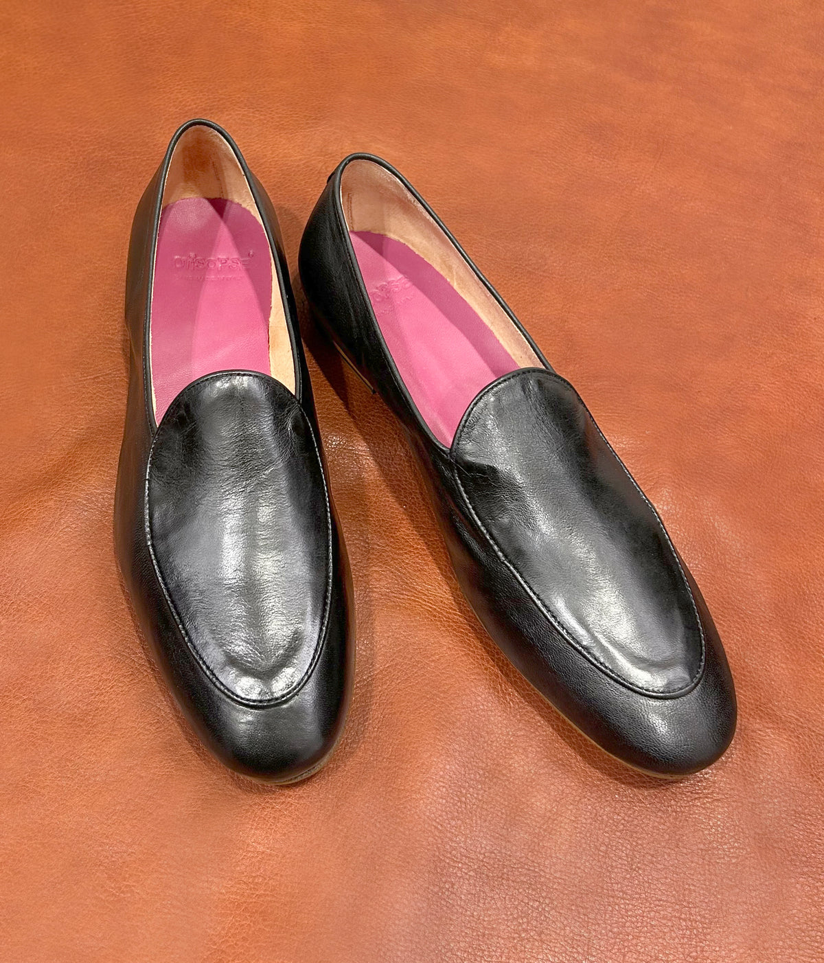 Slippers in pelle stropicciata nera
