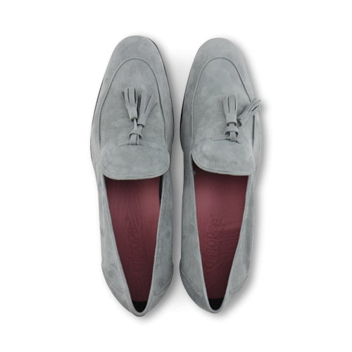 Mocassini in camoscio grigio con fiocco