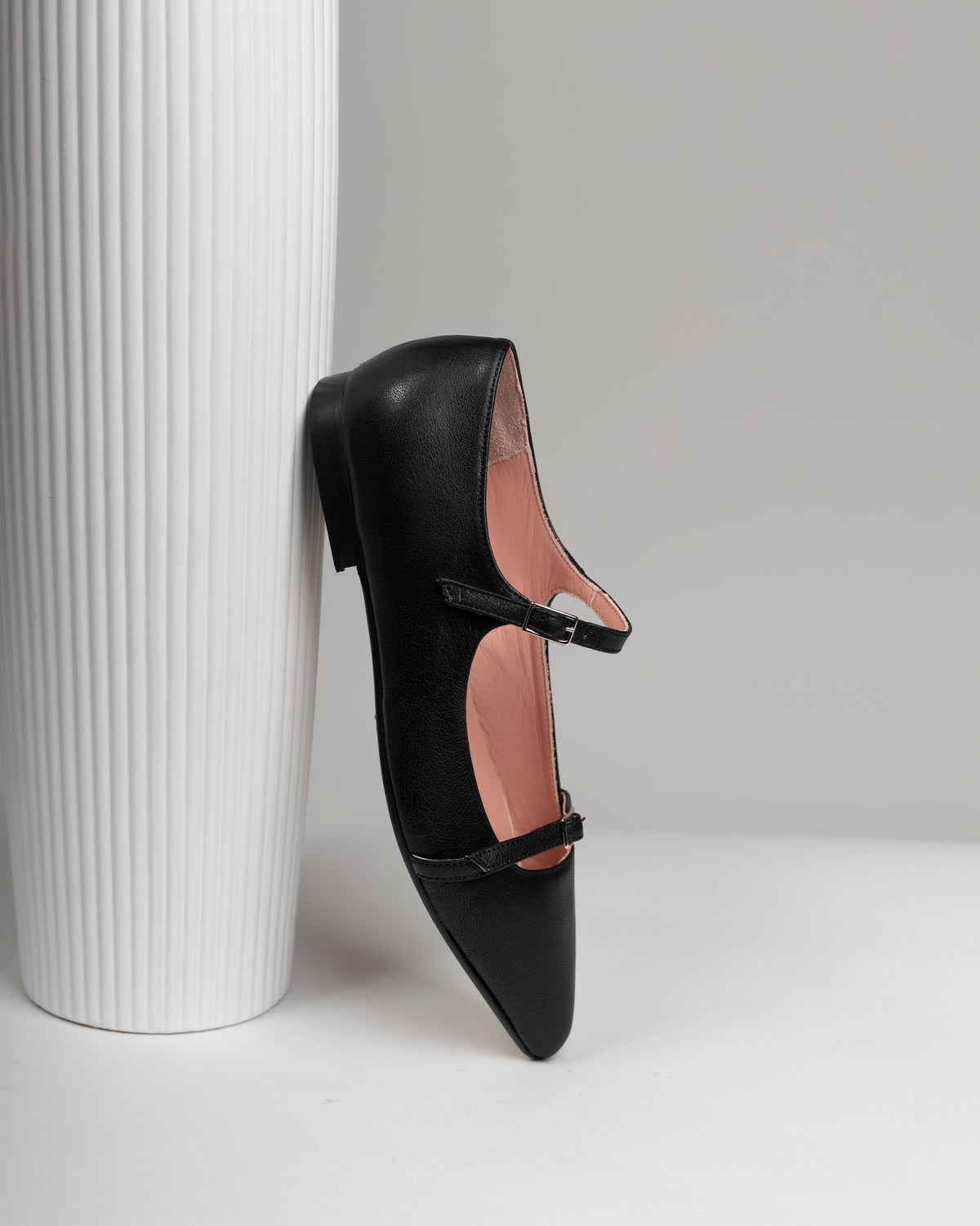 Flat shoes Imma in pelle nera