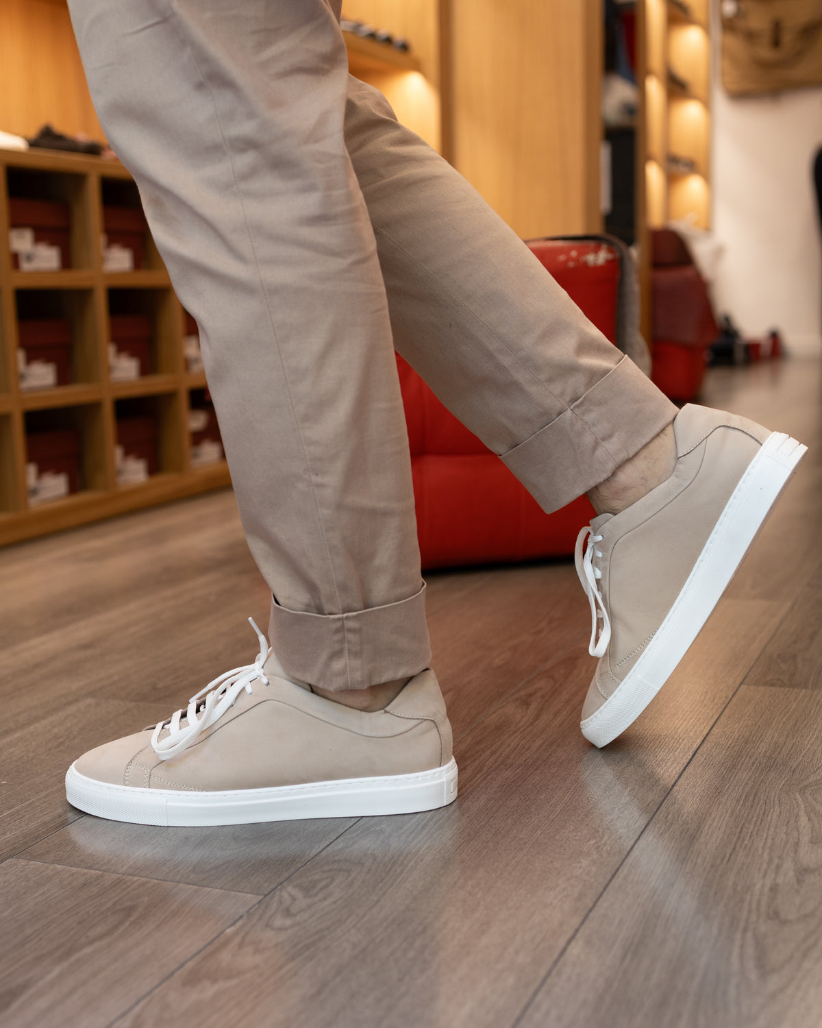 Sneakers in nabuk ghiaccio