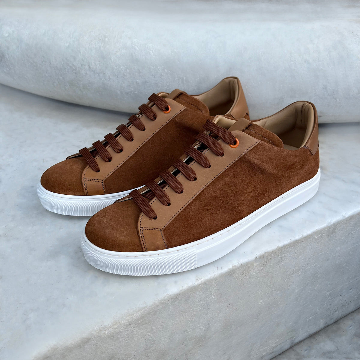 Sneakers in camoscio color tabacco
