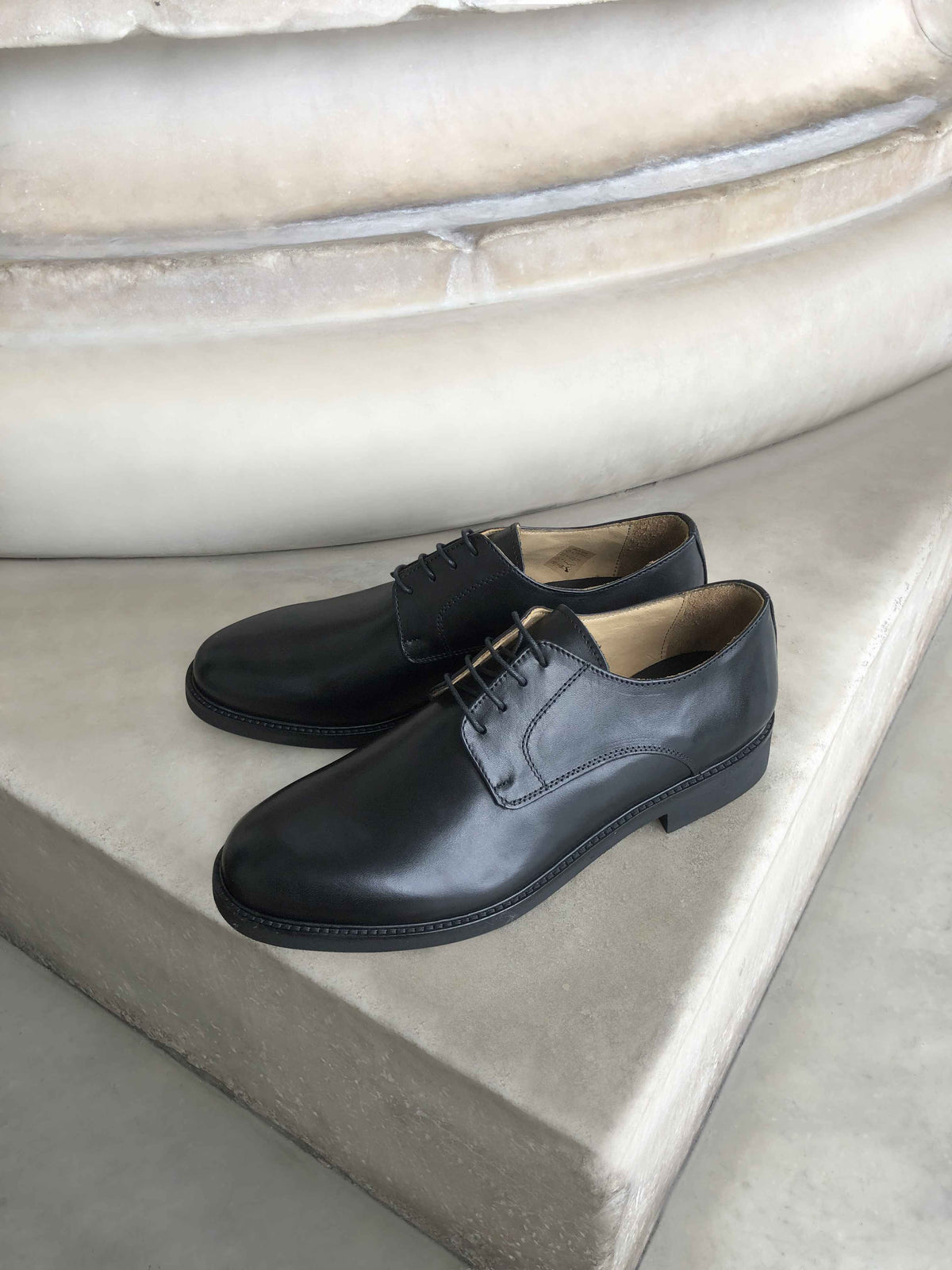 Derby in pelle nero